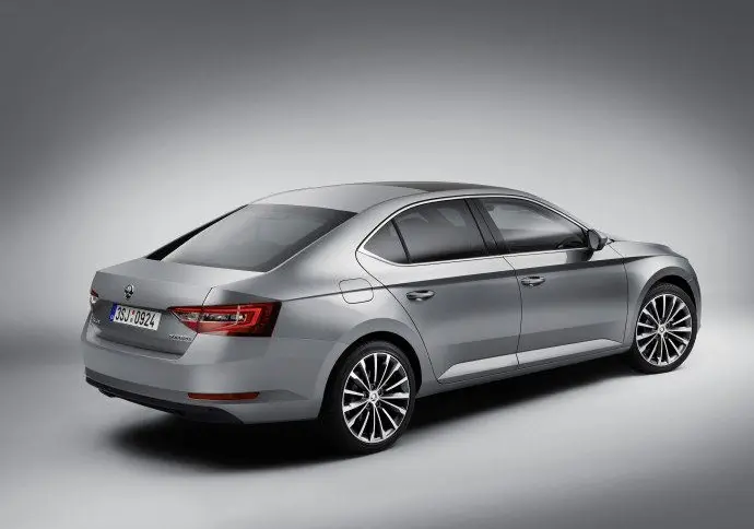 Skoda Superb Superb 1.6 TDI Greentech Comfort DSG 2