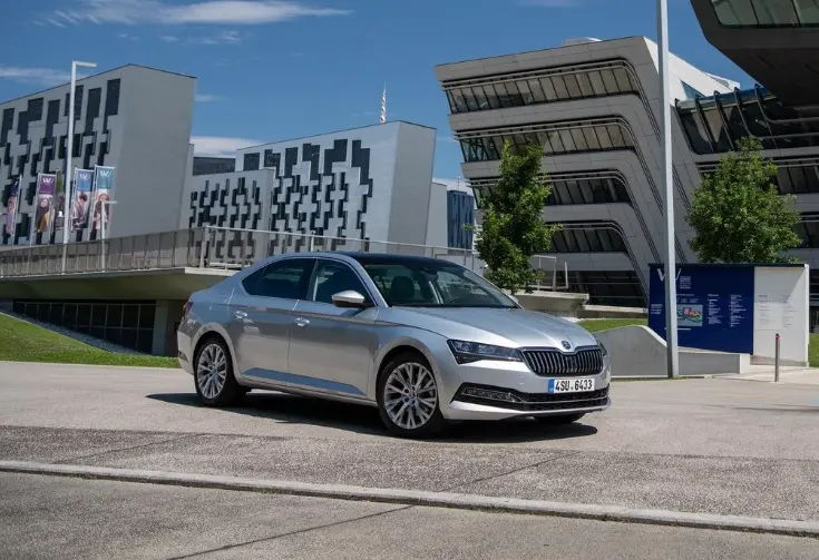 Skoda Superb Superb 1.6 TDI Greentech Premium DSG 4