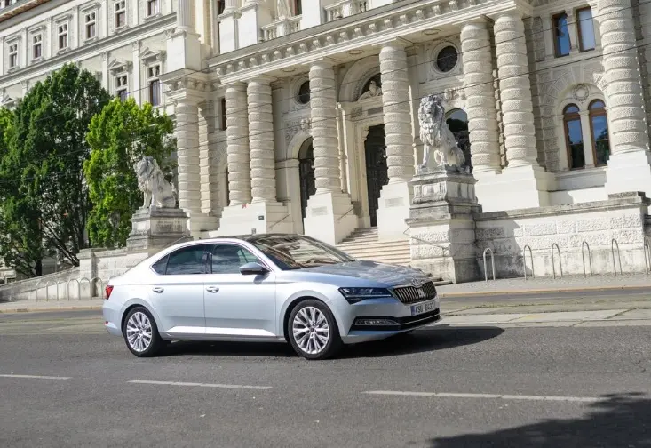 Skoda Superb Superb 1.6 TDI Greentech Premium DSG 6