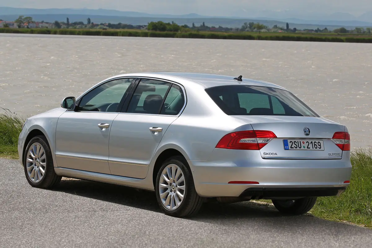 Skoda Superb Superb 1.8 TSI Elegance 4