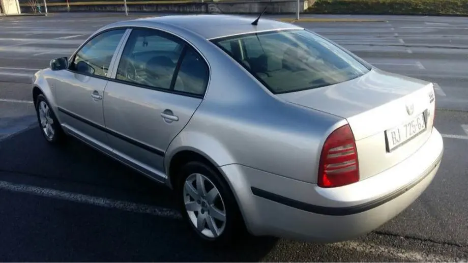 Skoda Superb Superb 1.9 PD TDI Classic Tiptronic 2