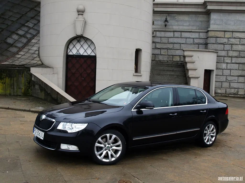 Skoda Superb Superb 2.0 TDI Elegance Tiptronic 4