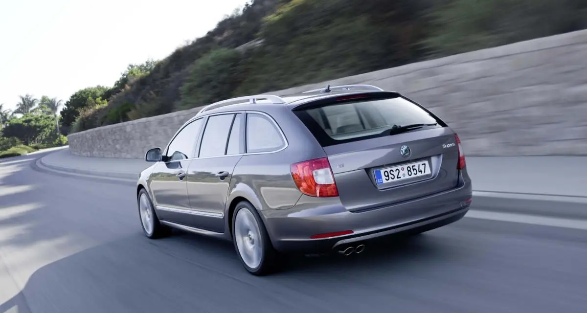 Skoda Superb Superb 2.0 TDI Elegance Tiptronic 6