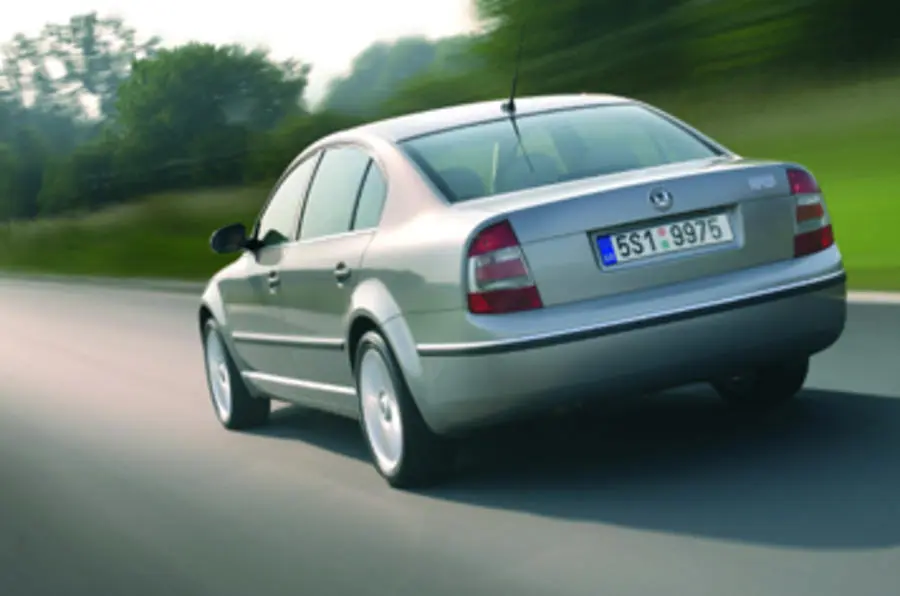Skoda Superb Superb 2.5 V6 TDI Comfort Tiptronic 6