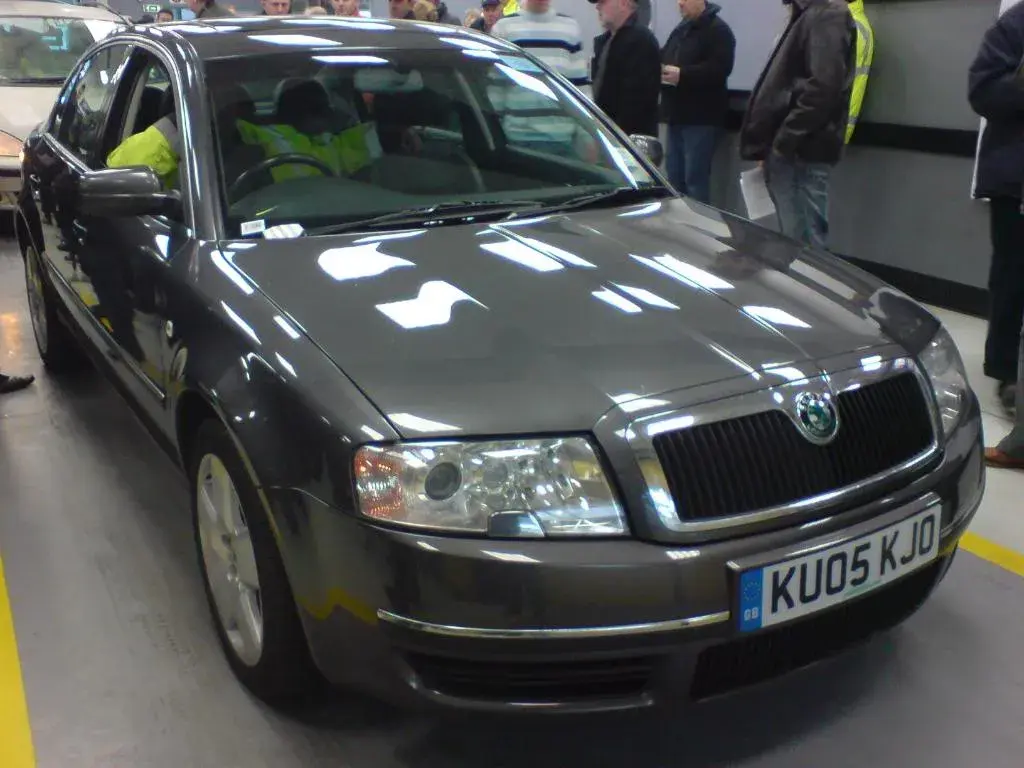 Skoda Superb Superb 2.5 V6 TDI Elegance 5