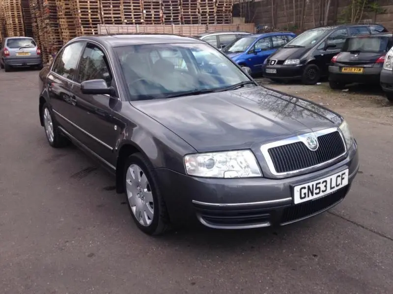 Skoda Superb Superb 2.5 V6 TDI Elegance 4