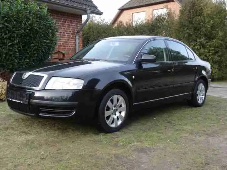 Skoda Superb Superb 2.8 V6 Comfort 6