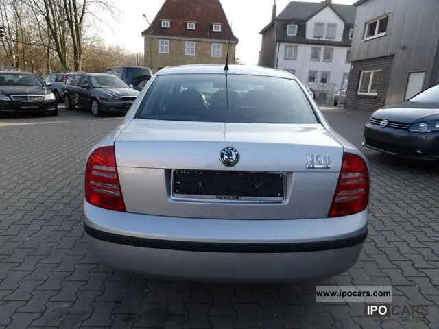 Skoda Superb Superb 2.8 V6 Elegance Tiptronic 4