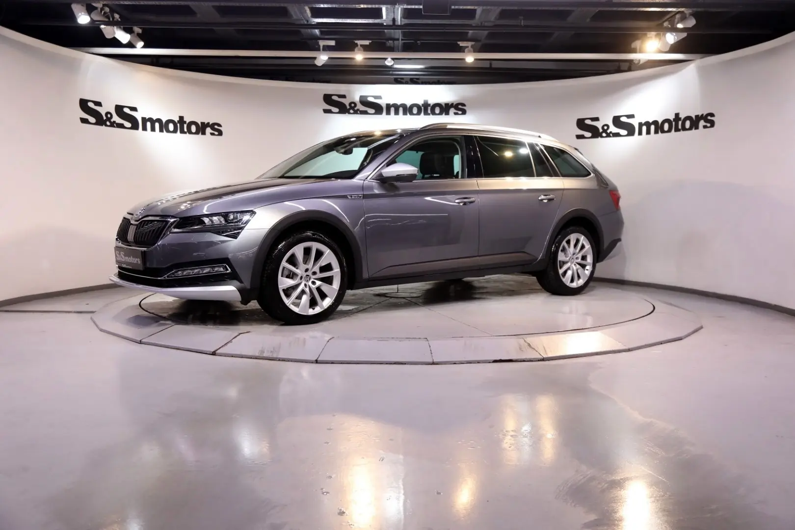 Skoda Superb Superb Combi 1.5 TSI ACT Scout DSG 7