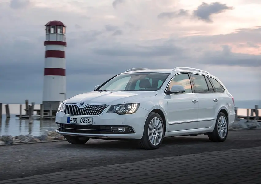 Skoda Superb Superb Kombi 1.6 TDI GreenTec Elegance DSG 3
