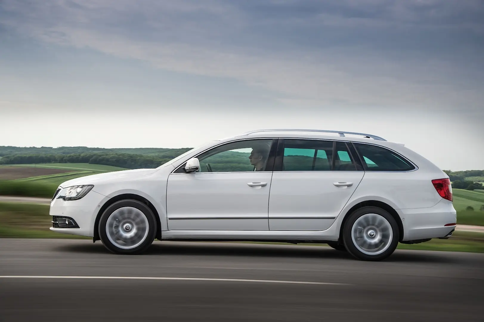 Skoda Superb Superb Kombi 1.6 TDI GreenTec Elegance DSG 1