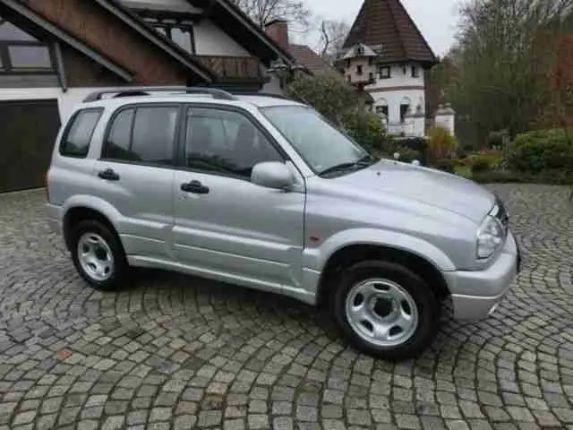 Suzuki Grand Vitara Grand Vitara 2.0 Klima 3