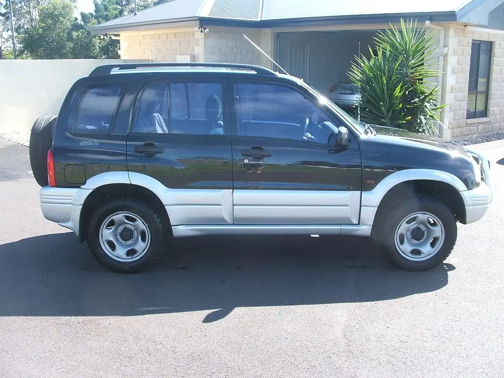 Suzuki Grand Vitara Grand Vitara 2.5 V6 5