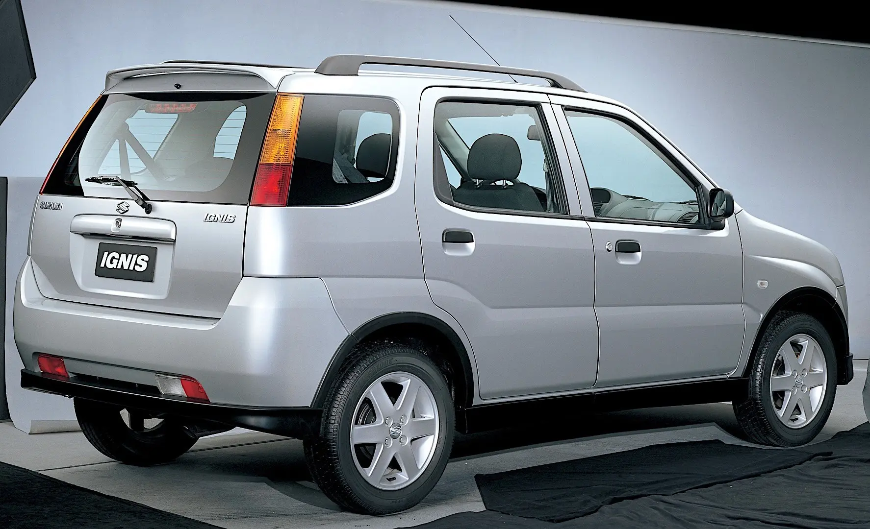 Suzuki Ignis Ignis 1.3i 16V 4WD 3