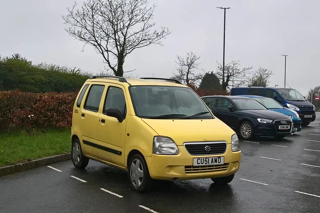 Suzuki Wagon R Wagon R+ 1.0 GL 6