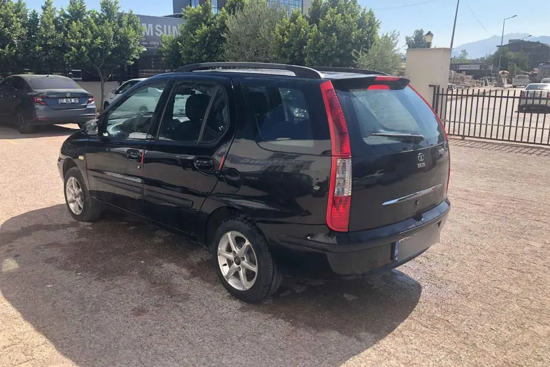 Tata Indigo Indigo 1.4 MPFI Trend 1