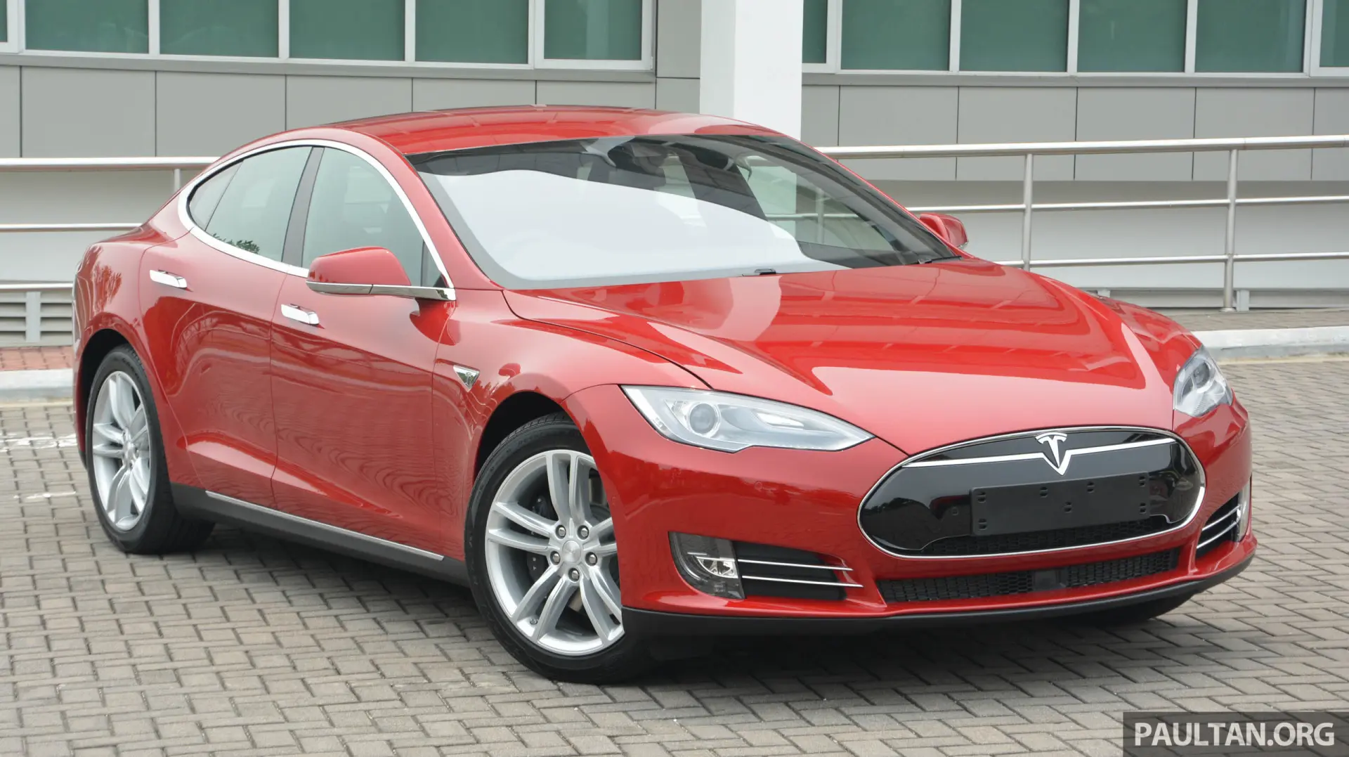 Tesla Model S Model S 85 2