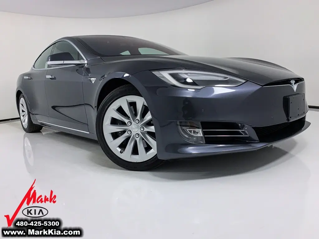 Tesla Model S Model S 90D 1