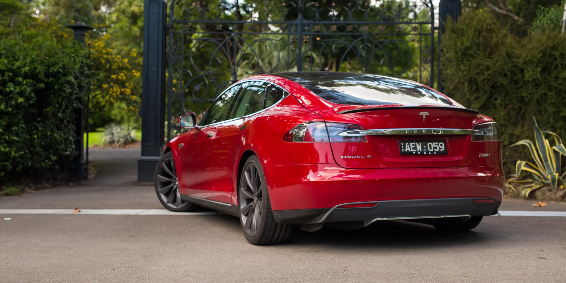 Tesla Model S Model S P90D 4