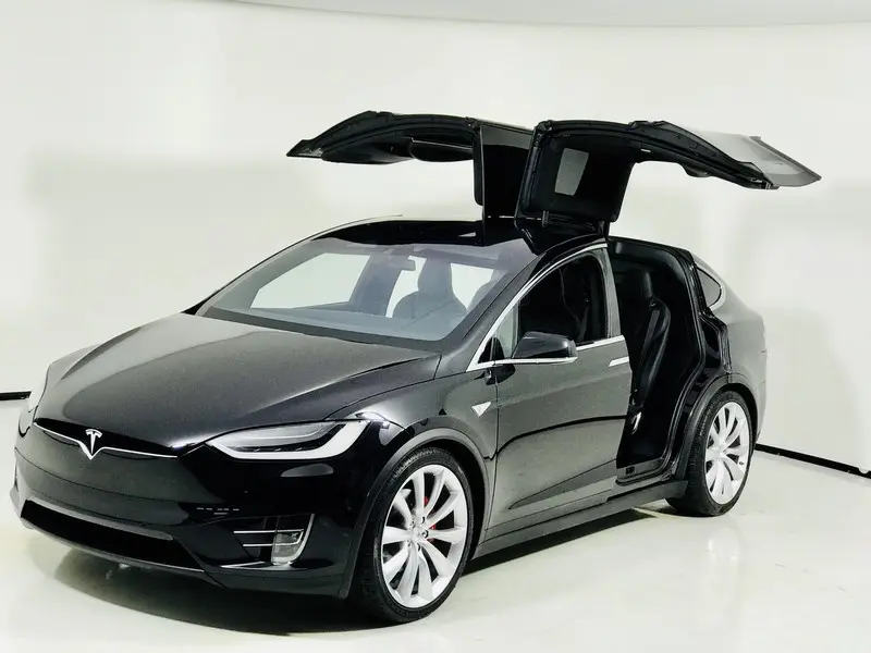Tesla Model X Model X P90D 2