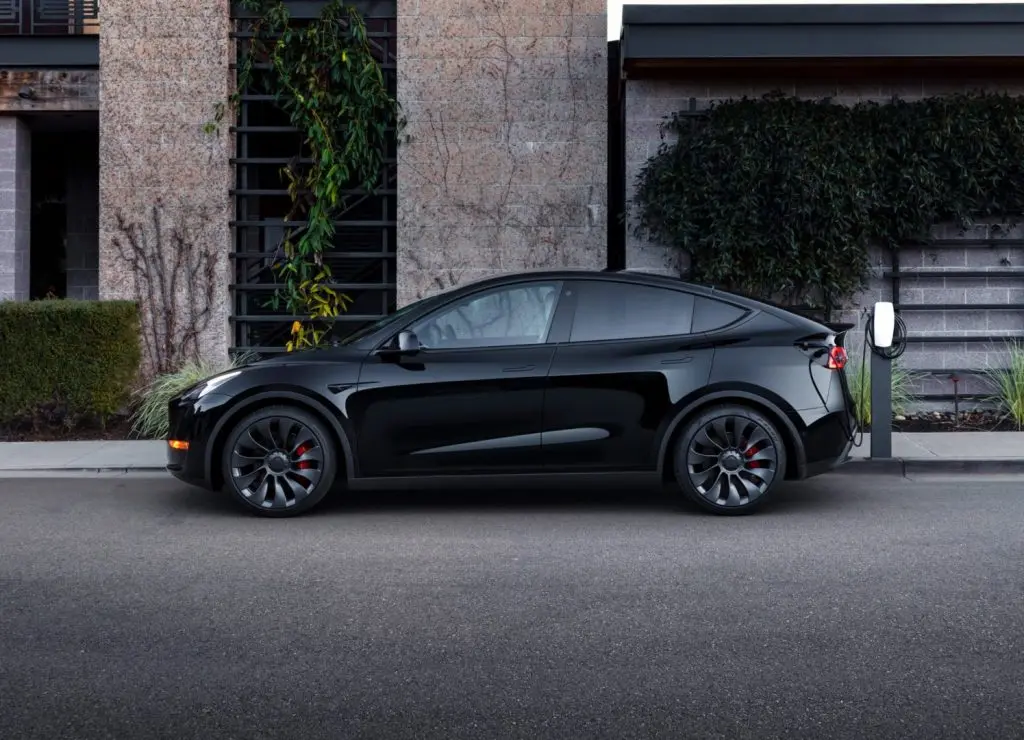 Tesla Model Y Model Y Long Range 4WD 6