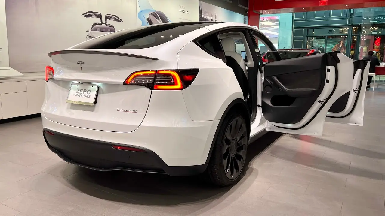Tesla Model Y Model Y Performance 4WD 3