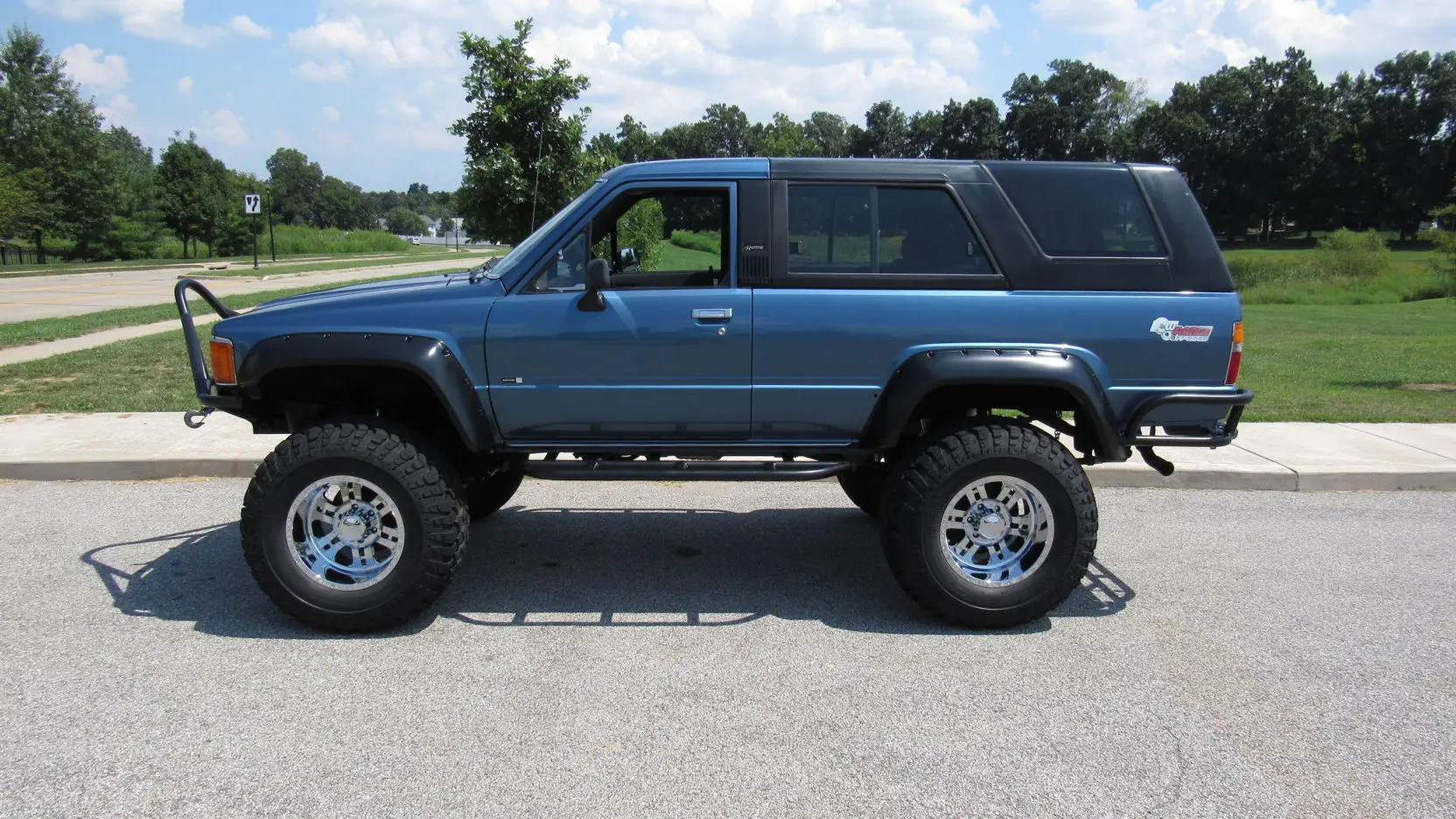 Toyota  4 Runner 2.4 D 4