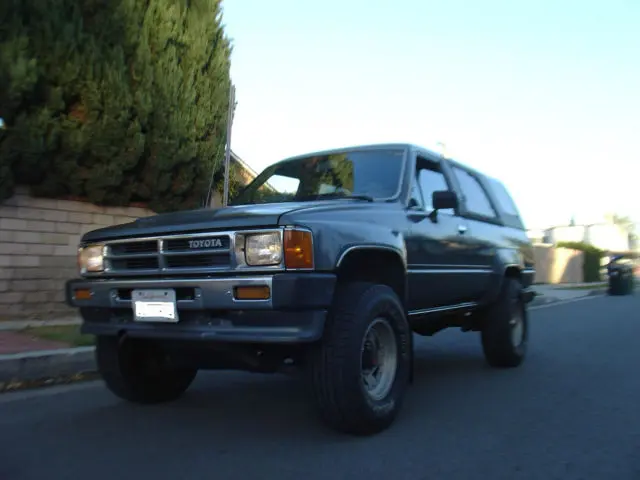 Toyota  4 Runner 2.4 D 6