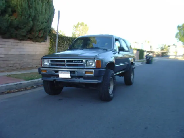 Toyota  4 Runner 2.4 D 4