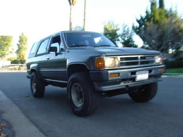Toyota  4 Runner 2.4 D 5