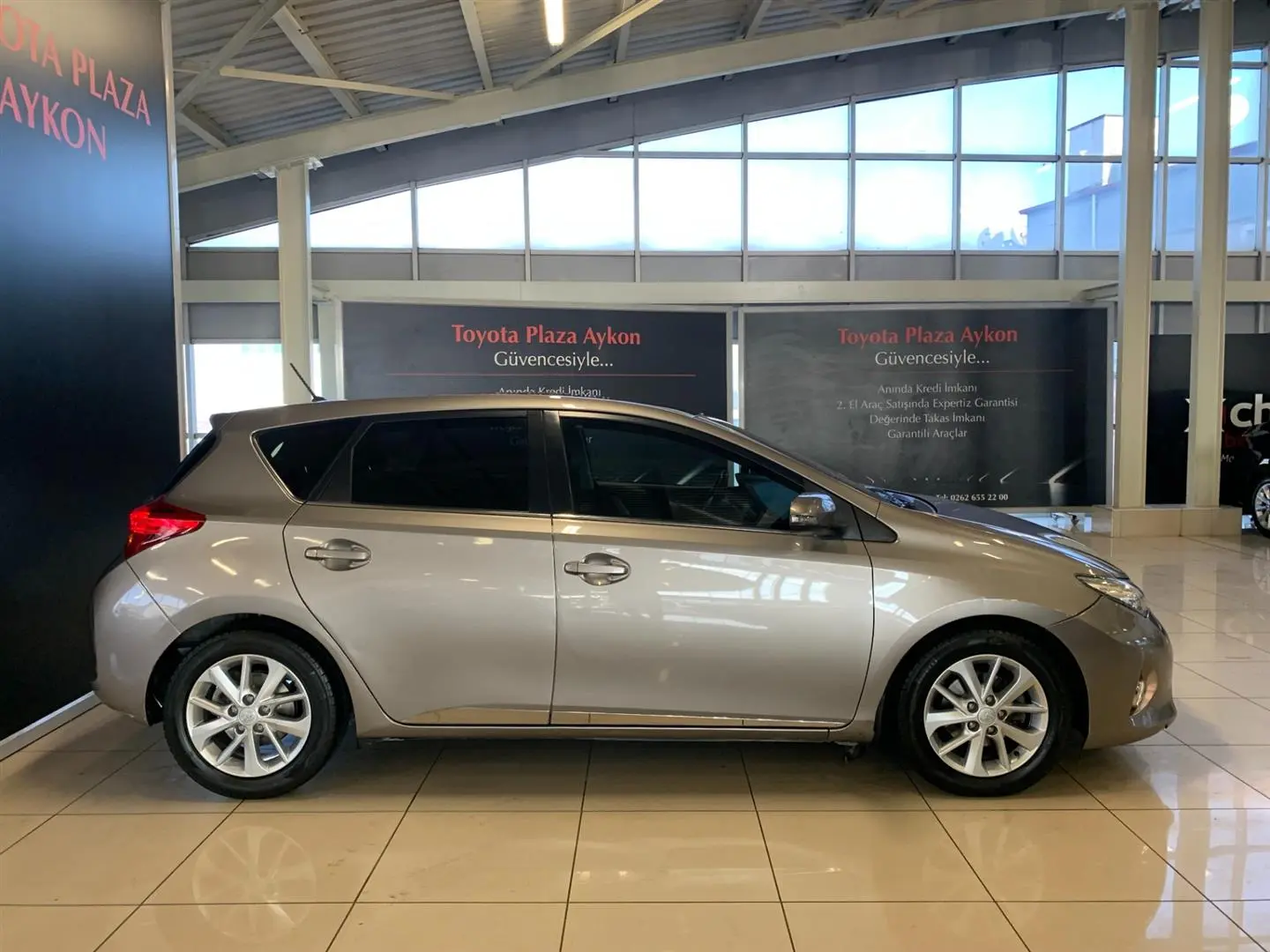 Toyota Auris Auris 1.4 D-4D Advance Skypack M/M 4