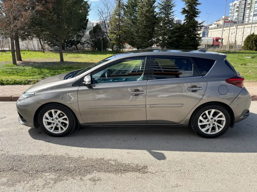Toyota Auris Auris 1.6 Advance Skypack Multidrive S 4