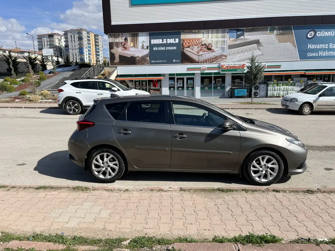 Toyota Auris Auris 1.6 Advance Skypack Multidrive S 5