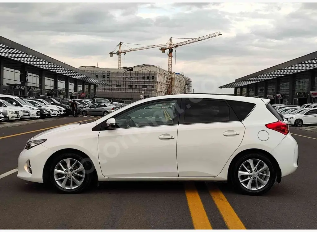 Toyota Auris Auris 1.6 Advance Skypack Multidrive S 6
