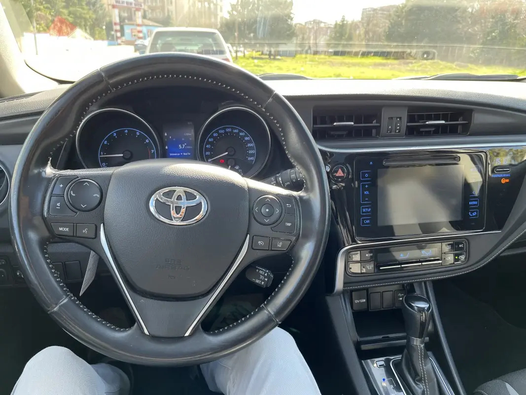 Toyota Auris Auris 1.6 Advance Skypack Multidrive S 5