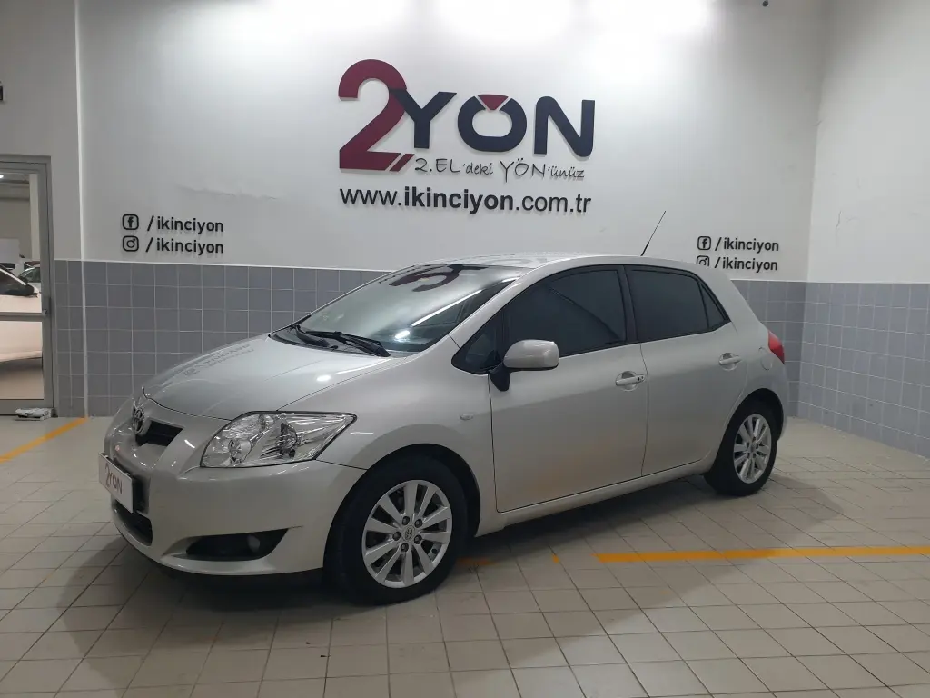 Toyota Auris Auris 1.6 Elegant 3