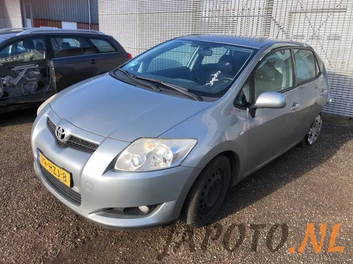 Toyota Auris Auris 1.6 Elegant 4