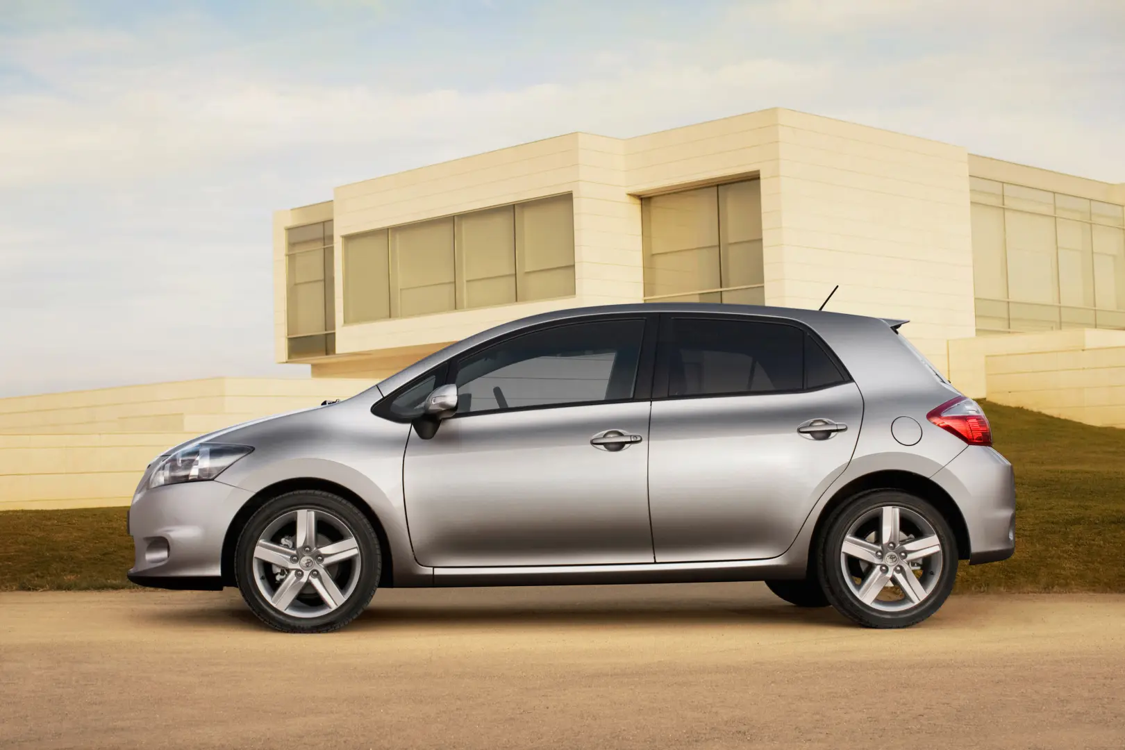Toyota Auris Auris 1.6 Elegant 6