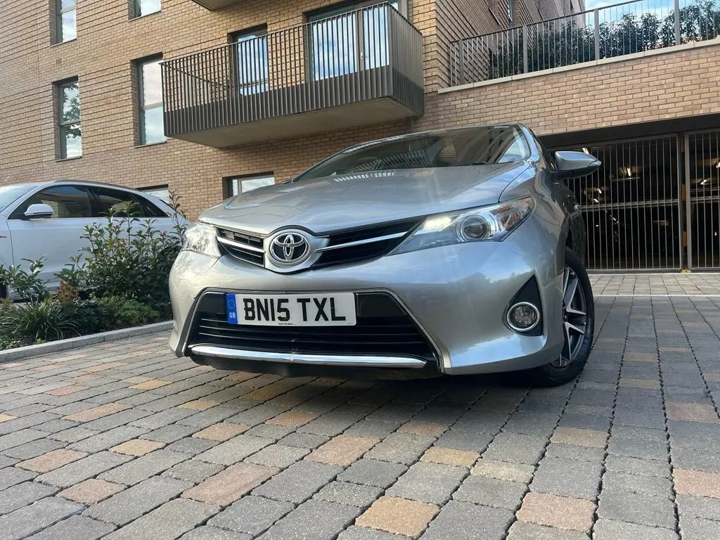 Toyota Auris Auris 1.6 Premium Multidrive S 5