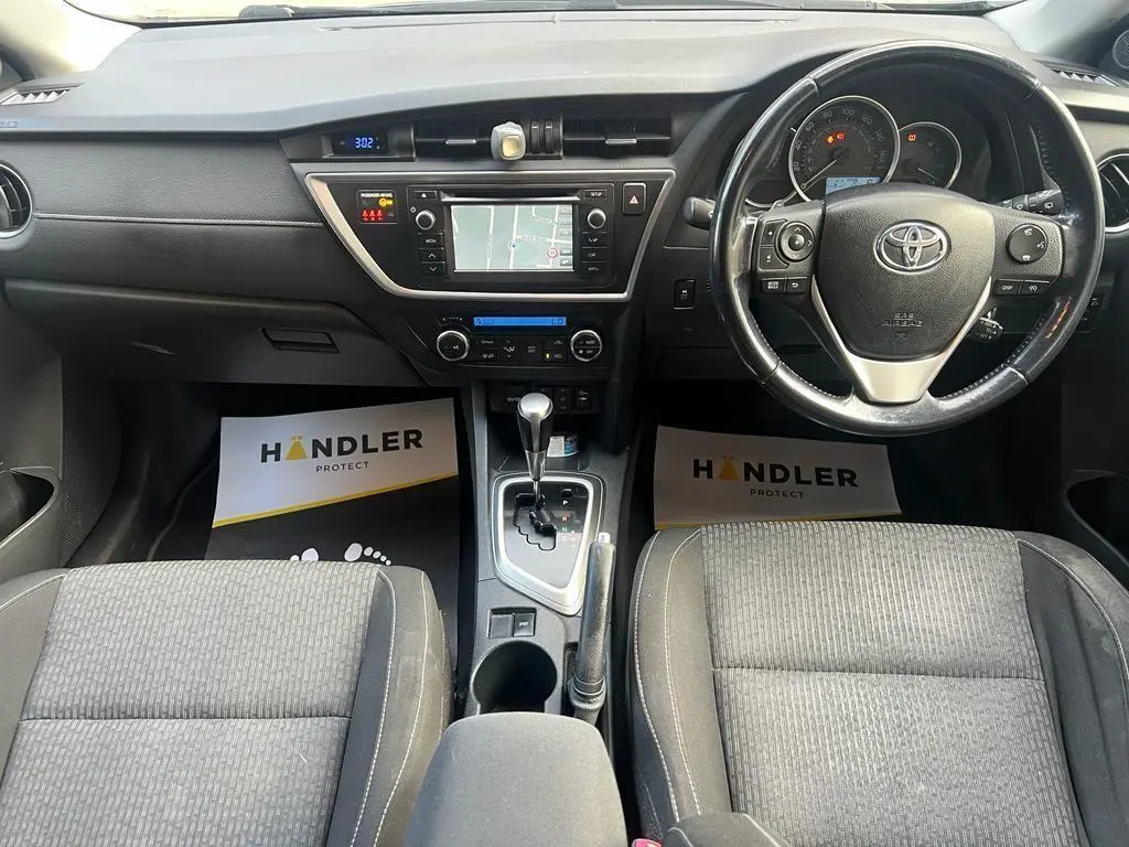 Toyota Auris Auris 1.6 Premium Multidrive S 6