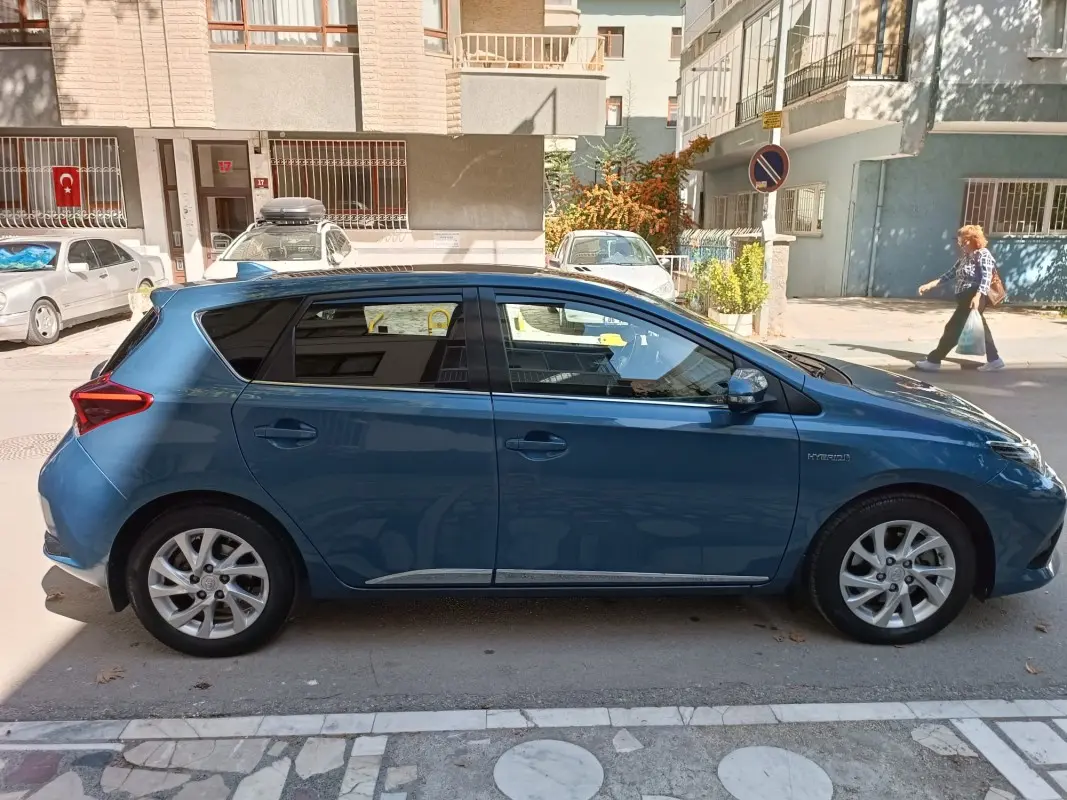 Toyota Auris Auris 1.8 Hybrid Active Skypack e-CVT 6