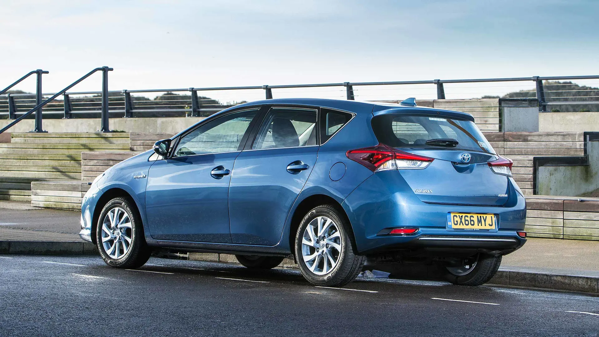 Toyota Auris Auris 1.8 Hybrid Premium e-CVT 4