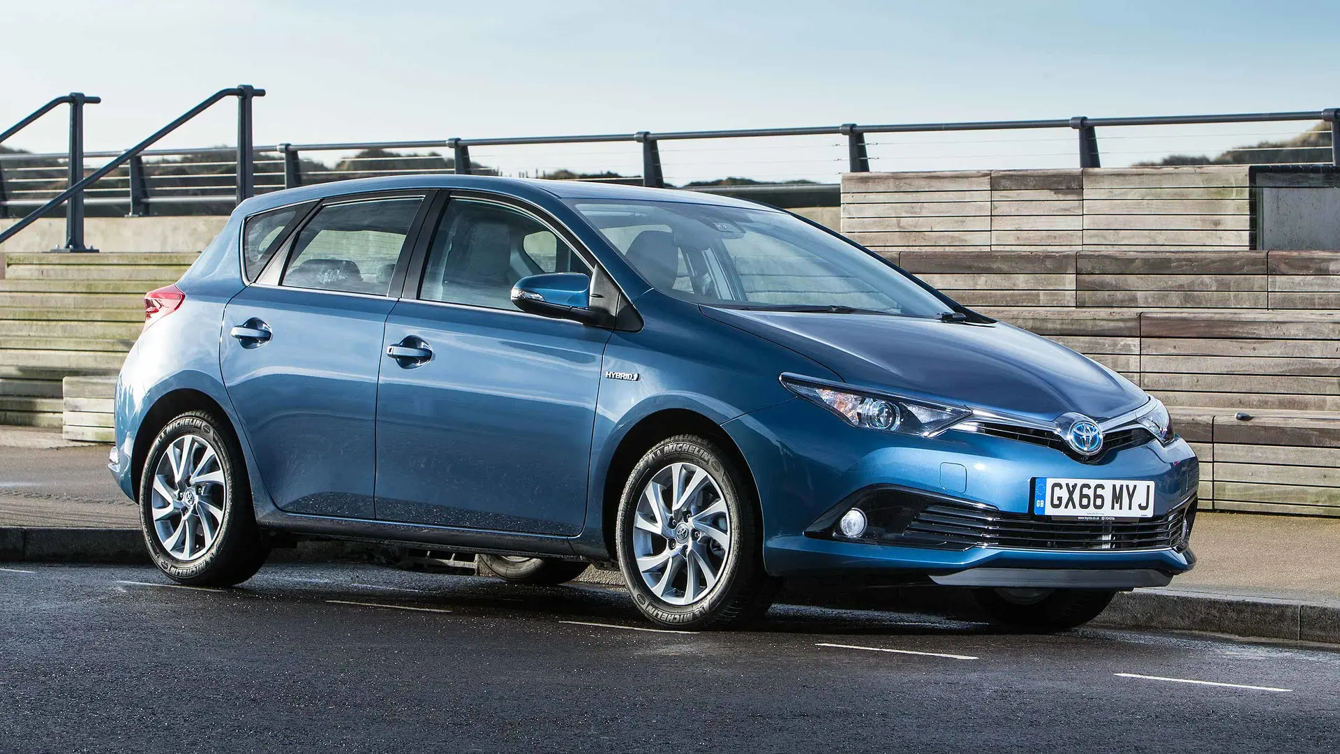 Toyota Auris Auris 1.8 Hybrid Active e-CVT 4