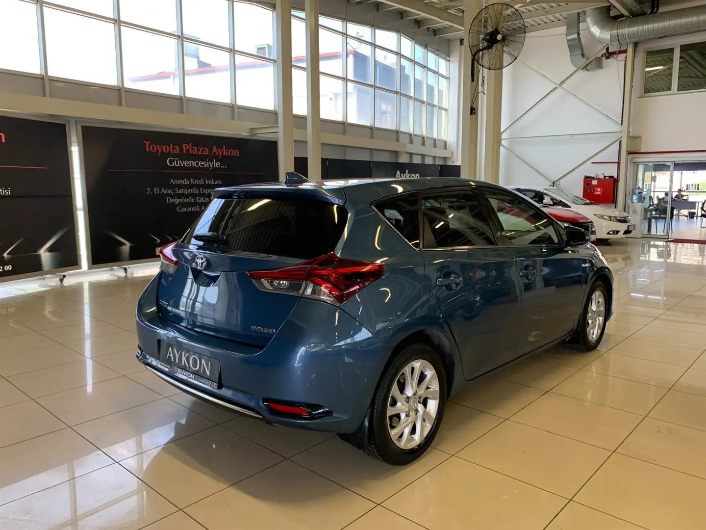 Toyota Auris Auris 1.8 Hybrid Active Skypack e-CVT 4
