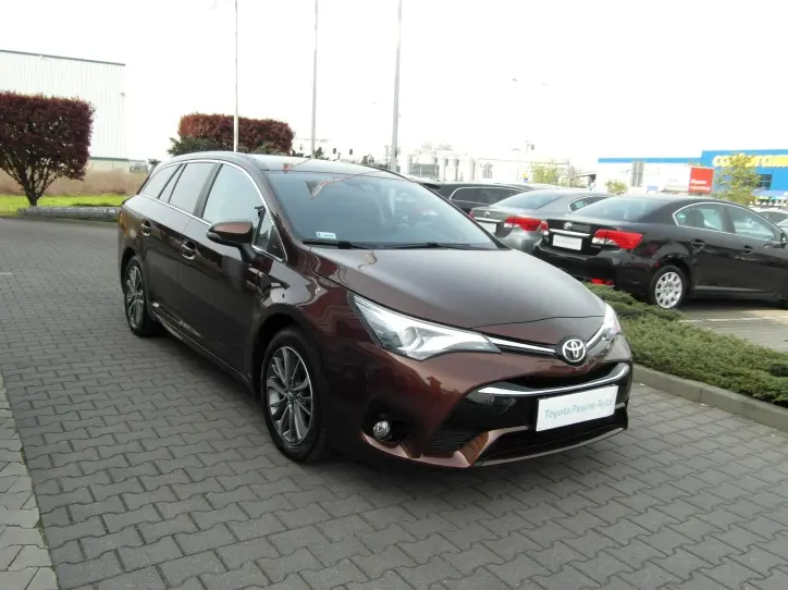 Toyota Avensis Avensis 1.6 D-4D Premium 7