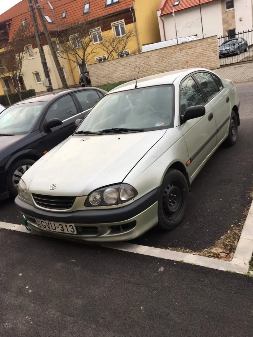 Toyota Avensis Avensis 1.6 Linea Luna 4