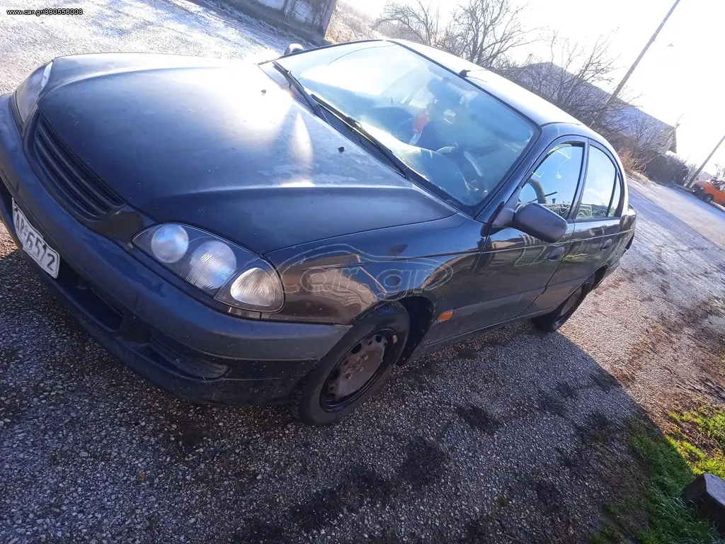 Toyota Avensis Avensis 1.6 Linea Terra 4