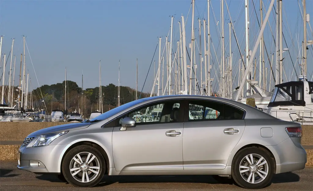 Toyota Avensis Avensis 1.8 Elegant Extra Multidrive S 3