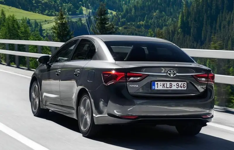Toyota Avensis Avensis 1.8 Premium Multidrive S 2