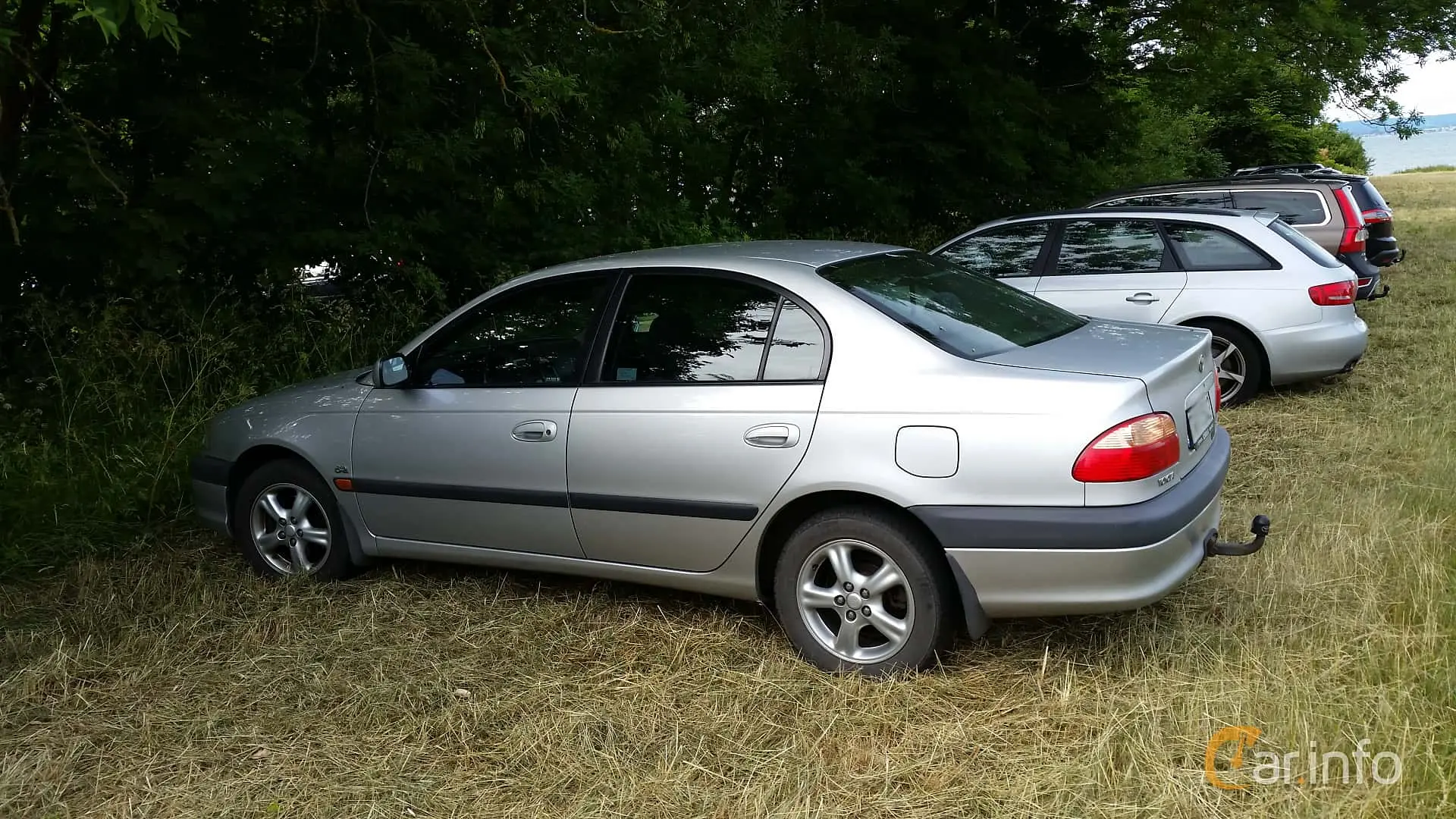 Toyota Avensis Avensis 2.0 Base 2